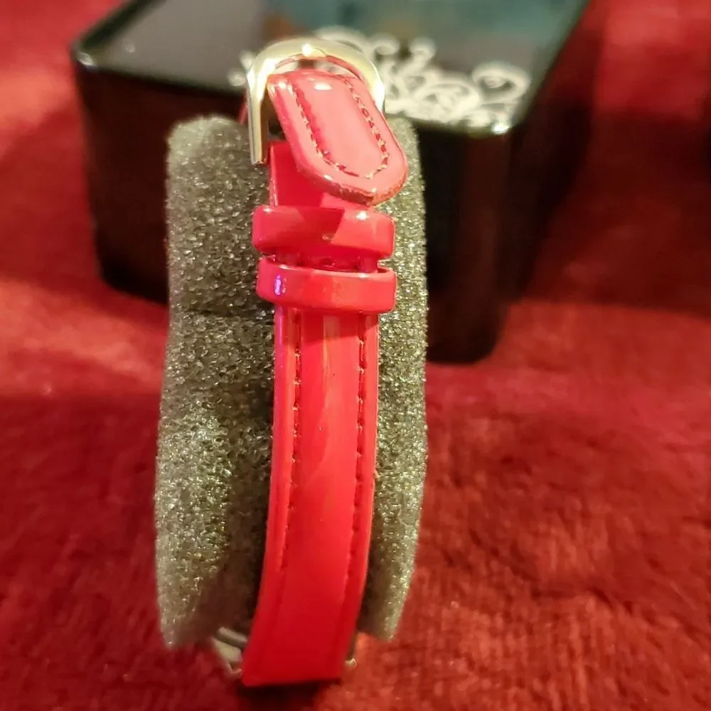 NEW IN BOX Disney Minnie Mouse Watch Red Patent Wristband‎ Silver Case